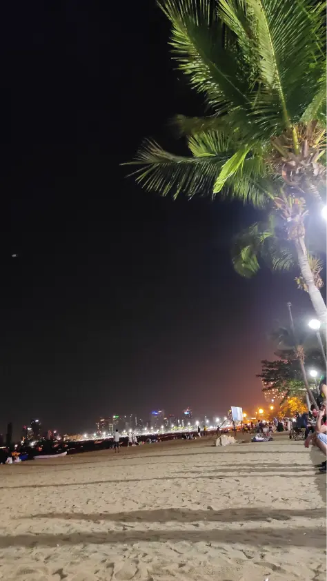 pattaya-beach-during-night